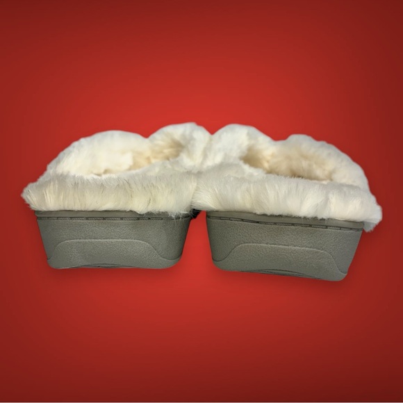 Vionic Indulge Gracie White Plush Faux Fur Supportive Thong Slippers Women's 11 - Picture 3 of 13